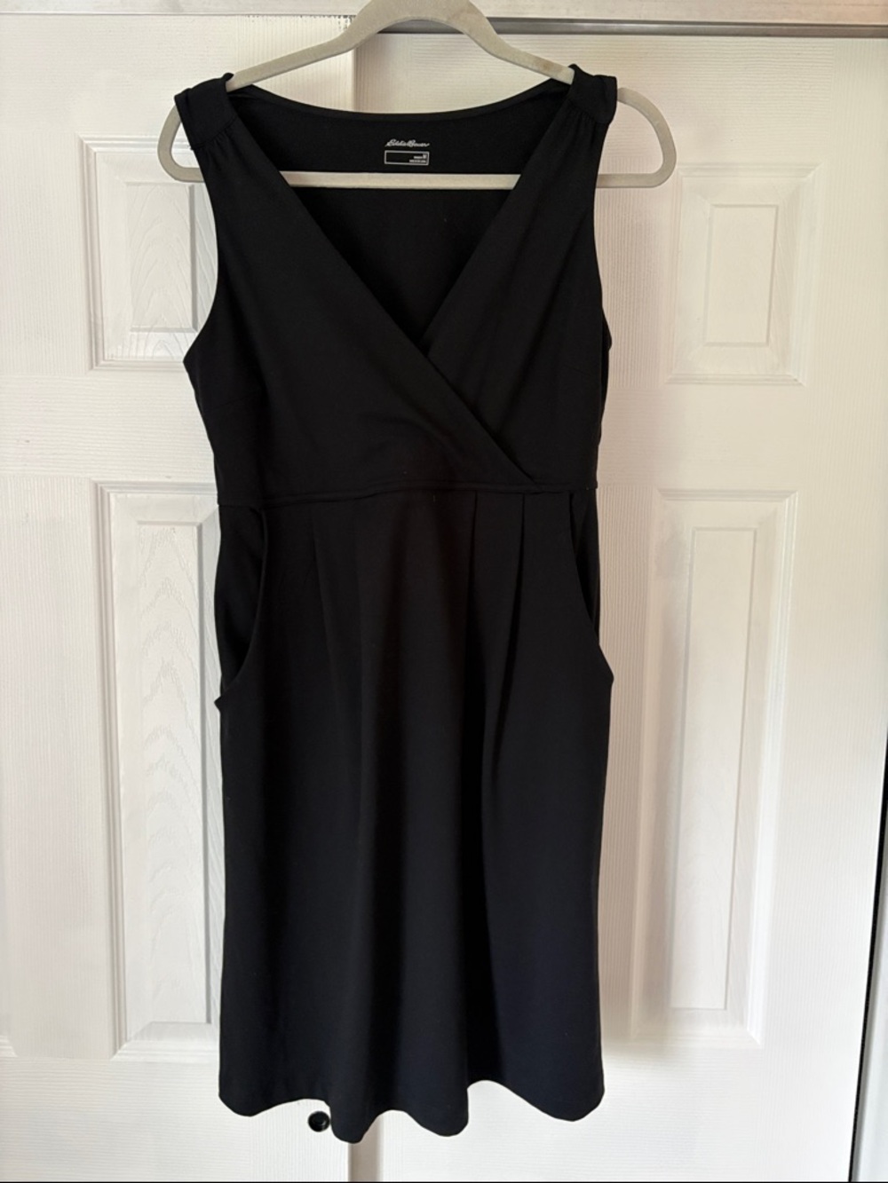 Eddie Bauer Black Sleeveless V-Neck Midi Dress with Pockets